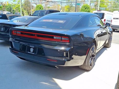 Used 2024 Dodge Charger Daytona R/T w/ Plus Group AWD/4WD image 8