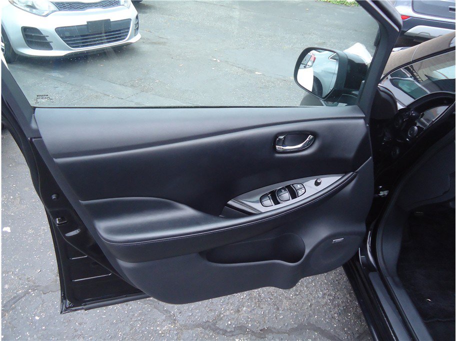Used 2013 Nissan Leaf SL w/ Premium Pkg FWD image 10