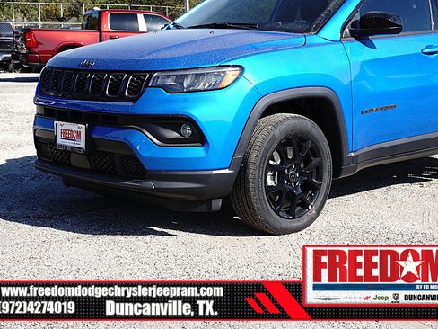 New 2026 Jeep Compass Latitude image 42