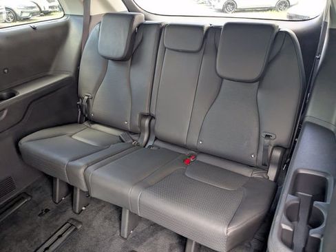 Certified 2025 Kia Carnival SX Prestige FWD image 17