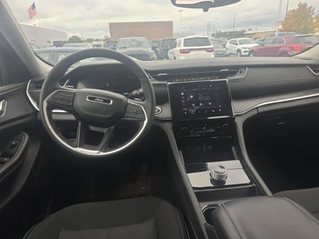 Certified 2023 Jeep Grand Cherokee L Laredo w/ Luxury Tech Group I AWD/4WD image 7