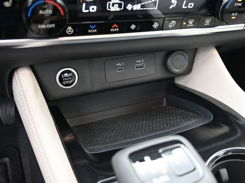 Used 2023 Nissan Rogue SL w/ SL Premium Package FWD image 27