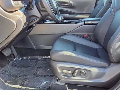 Certified 2025 Toyota Crown Nightshade image 16