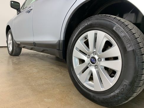 Used 2016 Subaru Outback 2.5i Premium image 16