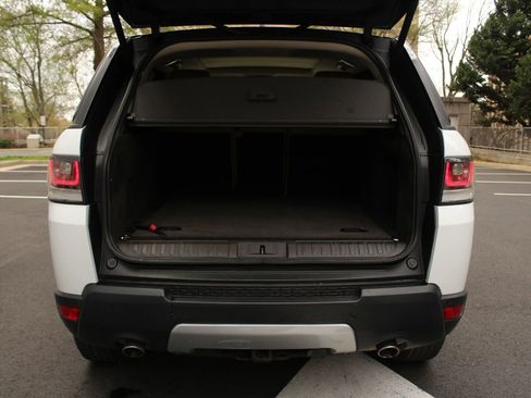 Used 2016 Land Rover Range Rover Sport HSE image 9