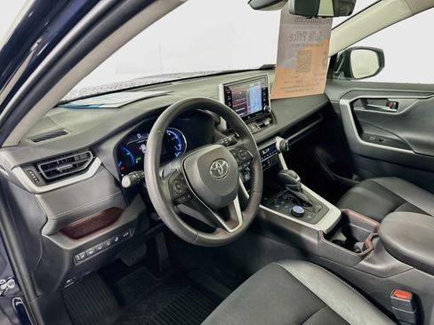 Used 2021 Toyota RAV4 Limited AWD/4WD image 11