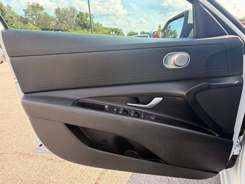 Used 2021 Hyundai Elantra SEL FWD image 21