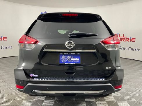 Used 2019 Nissan Rogue SV w/ Premium Package FWD image 4