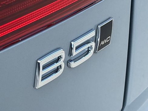 New 2026 Volvo XC60 B5 Plus w/ Protection Package Premier image 9