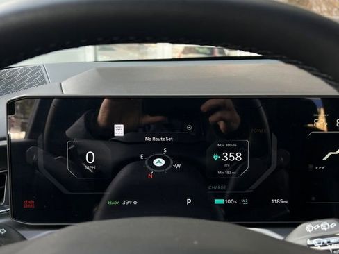 Used 2025 Kia EV9 Land image 15