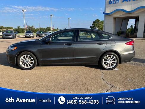 Used 2020 Ford Fusion SE FWD image 8
