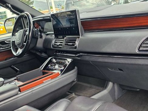Used 2023 Lincoln Navigator L Reserve w/ Monochromatic Package AWD/4WD image 17