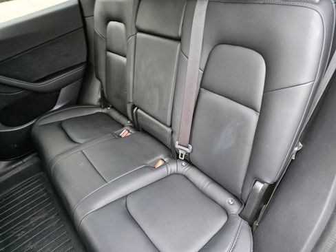 Used 2020 Tesla Model Y Long Range image 17