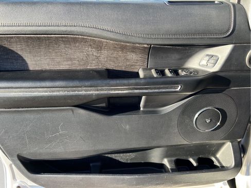 Used 2019 Ford Expedition Limited w/ Equipment Group 301A image 9