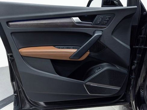 Used 2022 Audi Q5 2.0T Prestige w/ Prestige Package image 11