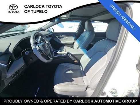 Used 2021 Toyota Avalon Limited image 6