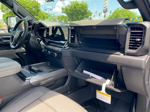New 2026 Chevrolet Silverado 2500 ZR2 w/ LPO, Dark Essentials Package AWD/4WD image 33
