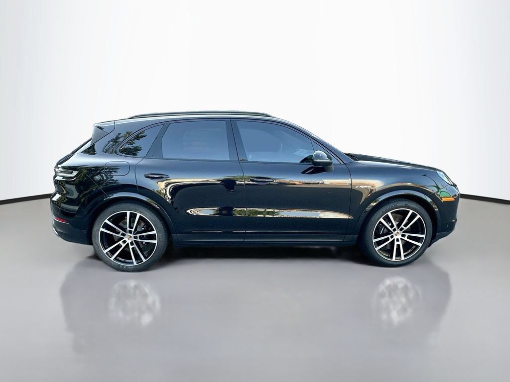 Certified 2026 Porsche Cayenne E-Hybrid AWD/4WD image 7