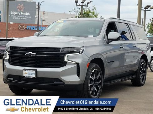 Used 2024 Chevrolet Suburban RST RWD image 15