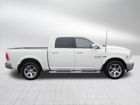 Used 2017 RAM 1500 Laramie w/ Convenience Group AWD/4WD image 8