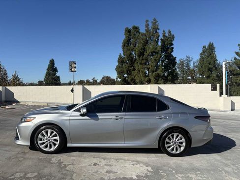 Used 2022 Toyota Camry LE image 7