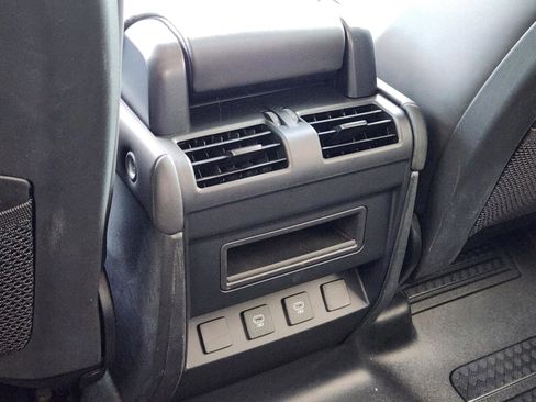 Certified 2025 Land Rover Defender 110 S image 33