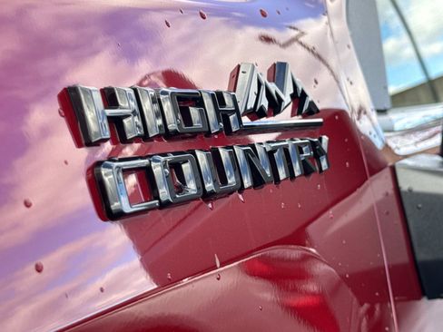 Used 2024 Chevrolet Silverado 2500 High Country w/ High Country Premium Package image 30