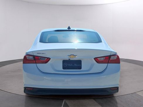 Used 2018 Chevrolet Malibu LS FWD image 4