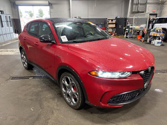 Used 2024 Alfa Romeo Tonale Ti AWD/4WD image 2