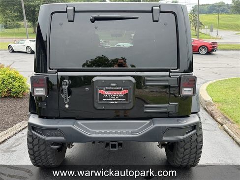 Used 2012 Jeep Wrangler Unlimited Sahara w/ Max Tow Pkg AWD/4WD image 17