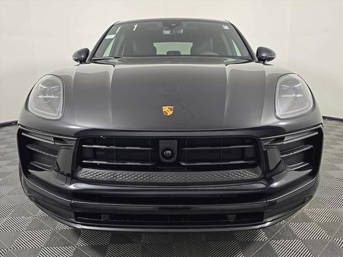 Certified 2026 Porsche Macan AWD/4WD image 10