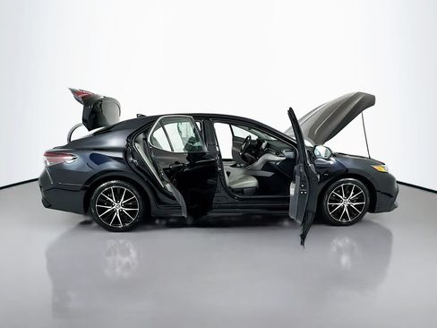 Used 2023 Toyota Camry SE AWD/4WD image 19