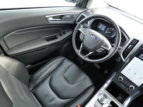 Used 2022 Ford Edge Titanium image 9