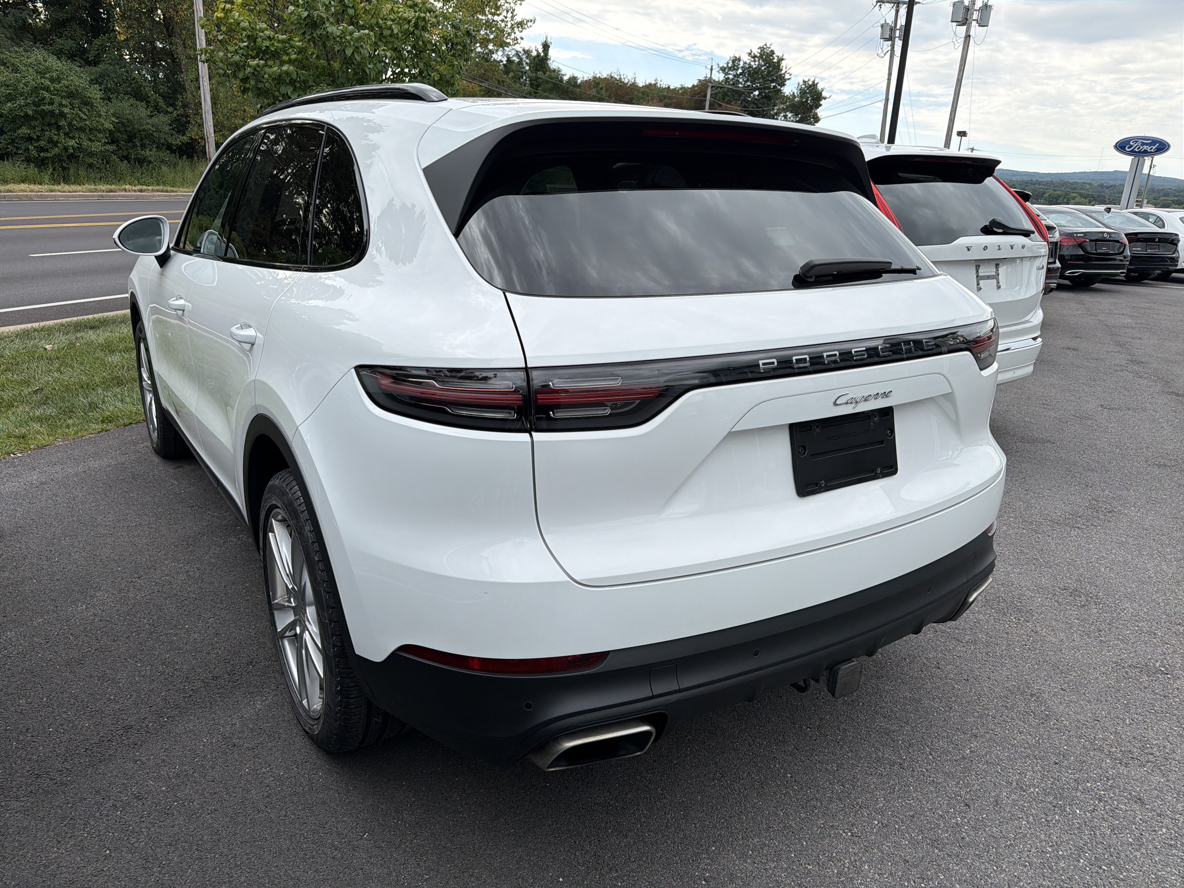 Used 2022 Porsche Cayenne AWD/4WD image 5