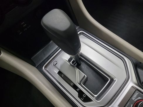 Used 2022 Subaru Forester Premium image 27