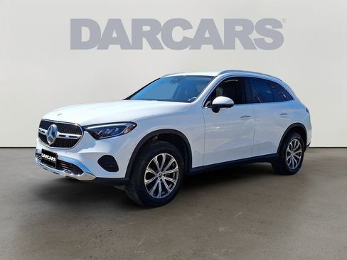 Used 2024 Mercedes-Benz GLC 300 4MATIC image 3