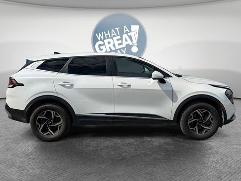 Used 2024 Kia Sportage LX AWD/4WD image 2