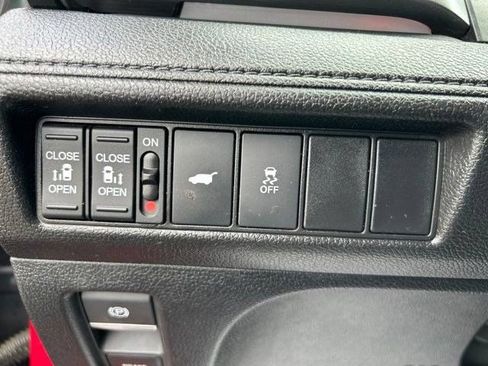 Used 2025 Honda Odyssey Sport-L image 17
