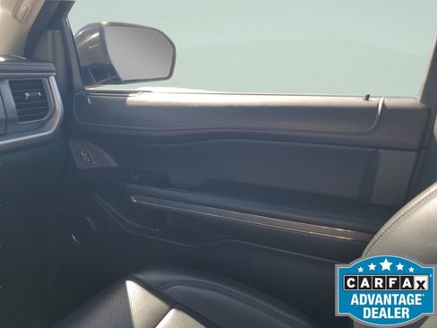Used 2022 Ford Expedition XLT image 17