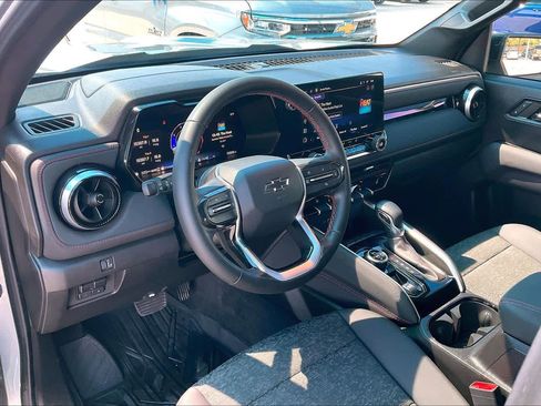 Used 2024 Chevrolet Colorado Z71 w/ Z71 Convenience Package 2 image 18