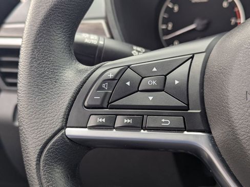 Used 2025 Nissan Altima 2.5 SV AWD/4WD image 19