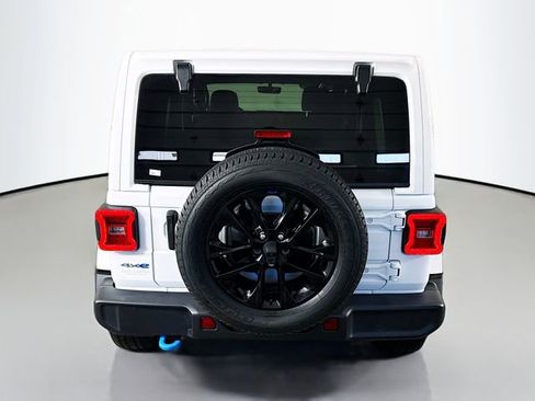 Used 2023 Jeep Wrangler Unlimited Sahara w/ Cold Weather Group image 6