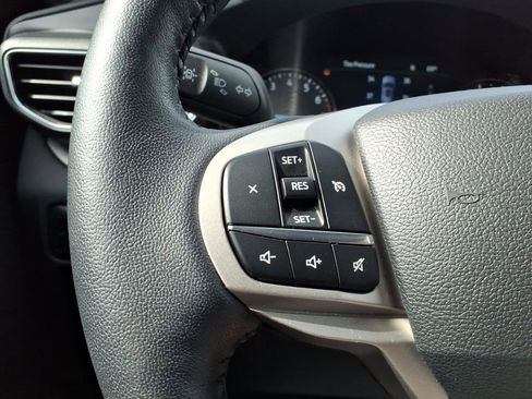 Used 2023 Ford Explorer XLT w/ Equipment Group 202A image 17