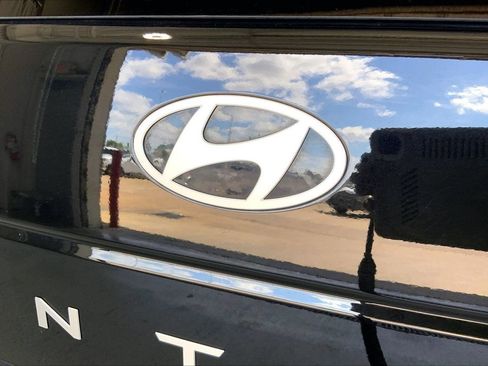 Used 2025 Hyundai Santa Fe SEL FWD image 30