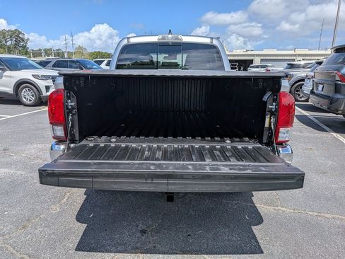 Used 2022 Toyota Tacoma SR5 AWD/4WD image 13