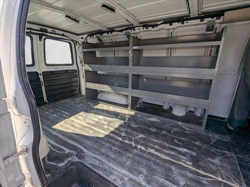 Used 2017 Chevrolet Express 2500 image 17