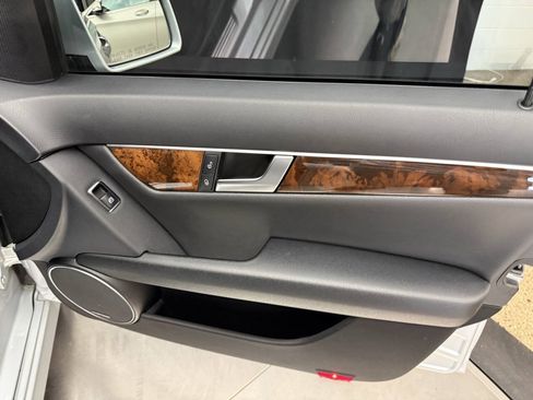 Used 2014 Mercedes-Benz C 300 4MATIC Sedan image 22