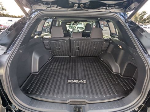 Used 2023 Toyota RAV4 SE image 22