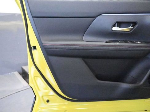 Used 2025 Nissan Kicks SR FWD image 12