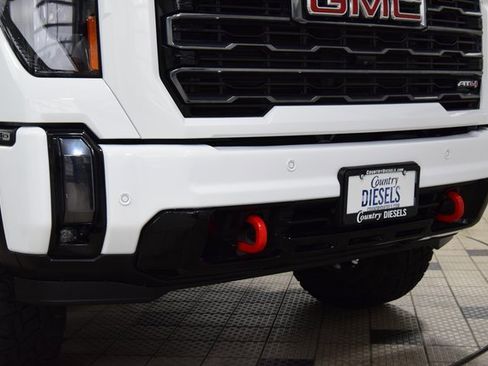 Used 2024 GMC Sierra 2500 AT4 w/ AT4 Premium Plus Package image 11